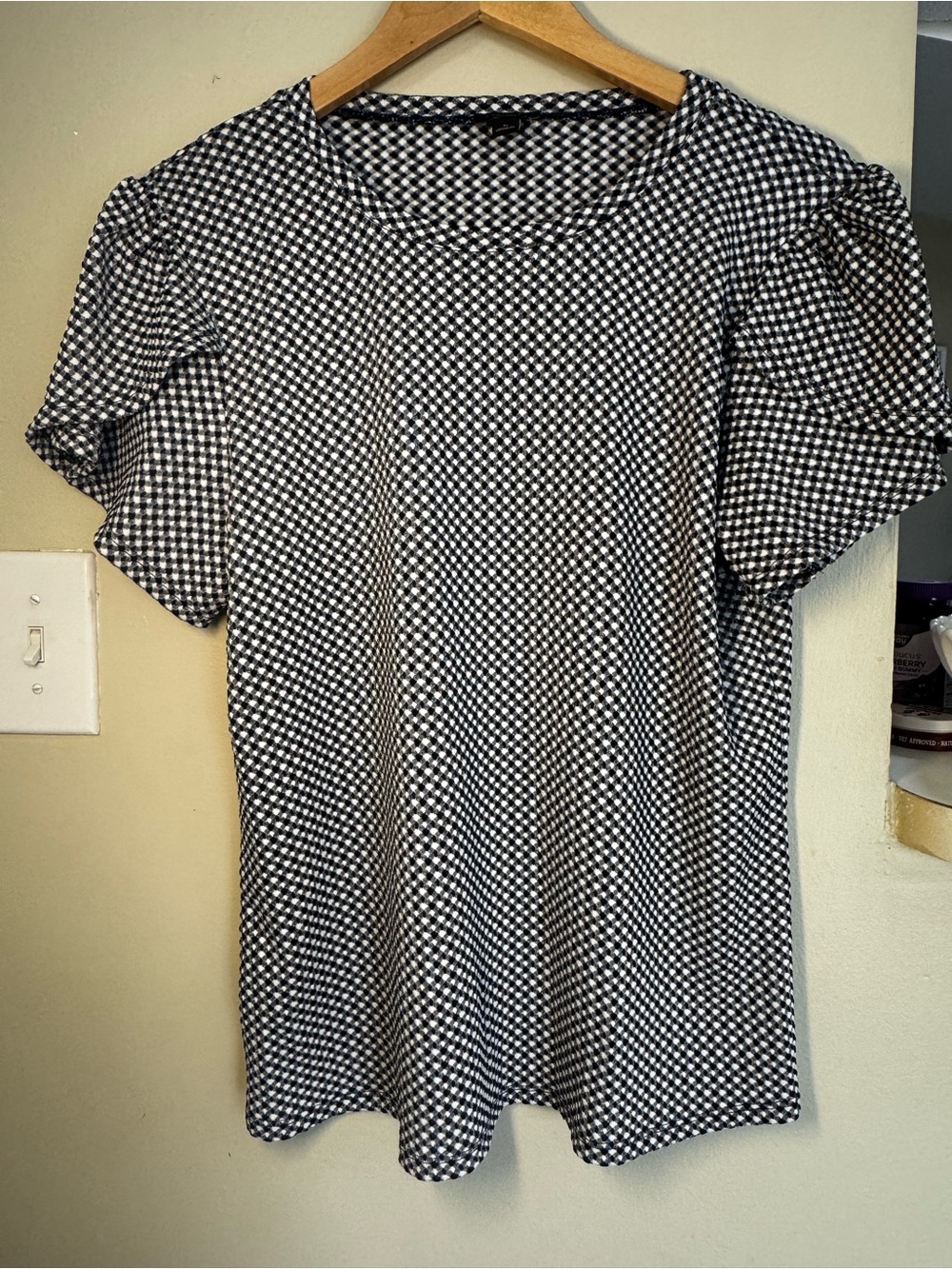 Ann Taylor Factory Women's XL Black/White Gingham Round Neck Knit Ruffle Blouse